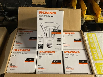 New Box Of 6 Sylvania BR30 Dimmable Flood LED Light Bulbs 12W 750Lm 2700K - Image 1 of 4