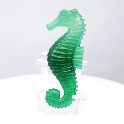 💎 Handcraft 25.72ct Sea Horse Carving Natural Green Chalcedony - Africa Gem - Image 1 of 4