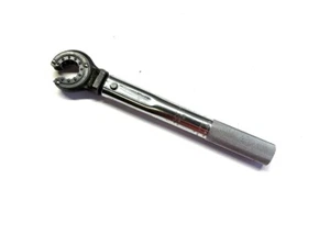 UTICA Torque Controls B7 Preset Wrench, 11/16”Hinged Ratcheting 12 pt 270 in-lb - Picture 1 of 3