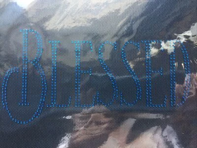 Diamantes de imitación planchados con la palabra bendecidos en diamantes de imitación azules nuevos Foto 1 de 3