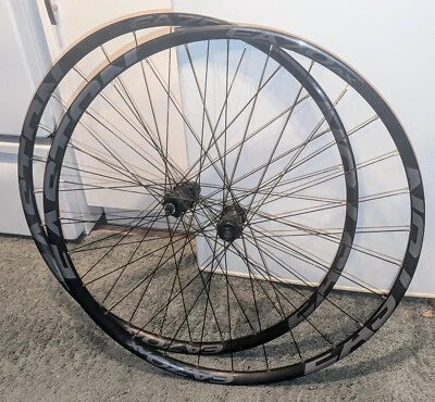 JUEGO DE RUEDAS EASTON EA70 AX 15x100/9x130 MM 700C Foto 1 de 4