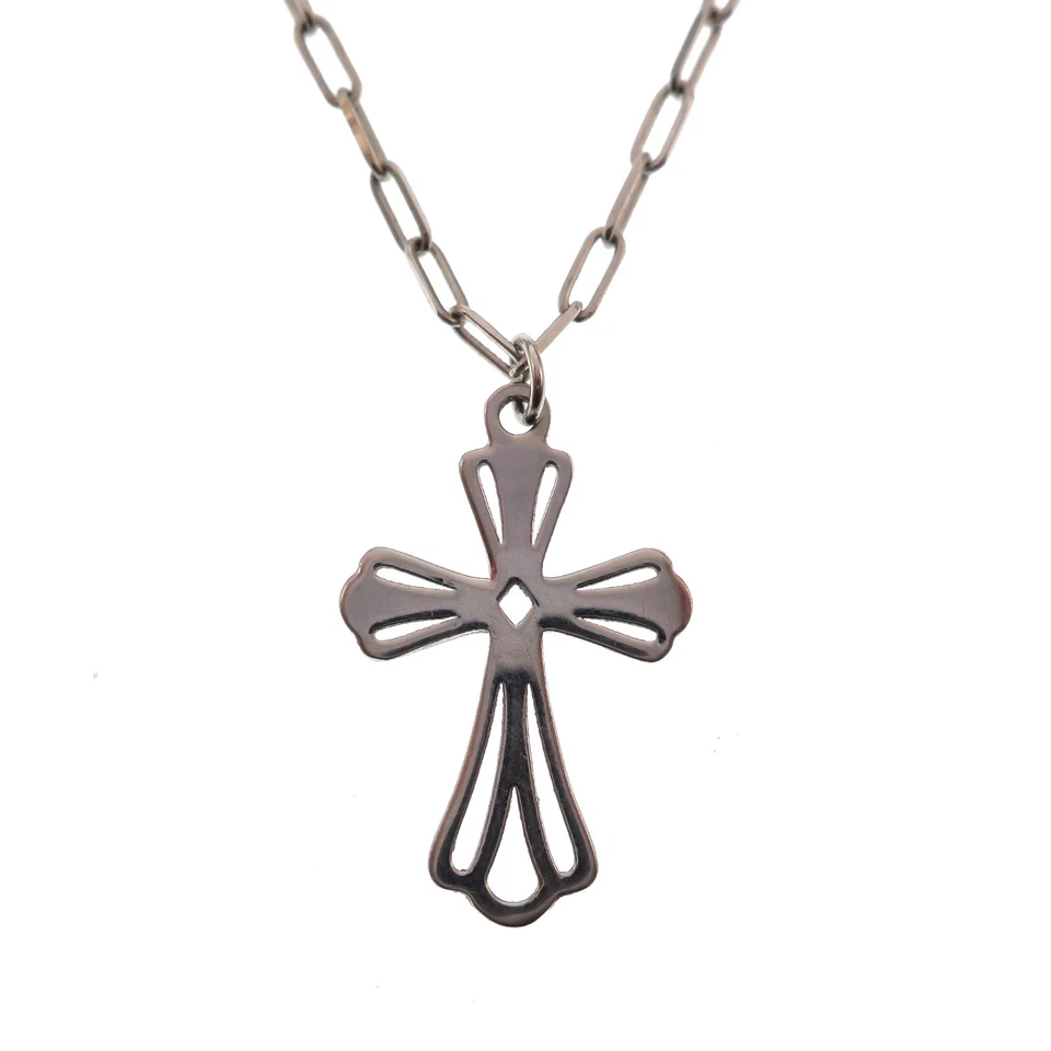 Platinum Pt950 Cross Pendant with Platinum Chain 17 inches Long - Image 1 of 4
