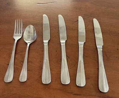 Hoffritz Simplicity 18/0 piezas de cubiertos tenedor de ensalada cucharadita y 4 cuchillos de cena Foto 1 de 4