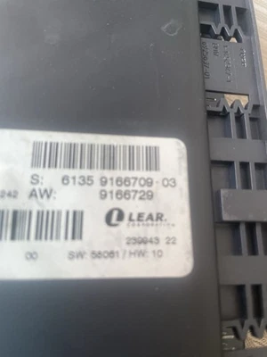 BMW 328xi 2007 2008 módulo de control informático de luz de reposapiés 6135-9166709 03 OEM Foto 1 de 4