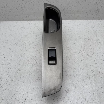 Interruptor de controle de janela traseira direita Nissan Versa 2011 prata fabricante de equipamento original - Imagem 1 de 4
