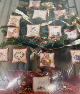 Rosenholz Herrenhaus Beste Wünsche Weihnachtsschmuck Kreuzstichmuster - Bild 1 von 2