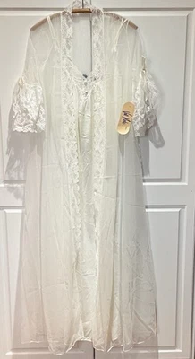 Vintage VAL MODE Sexy Peognoir Lingerie Nightgown & Robe Bridal Lace 60s-70s NWT - Image 1 of 4