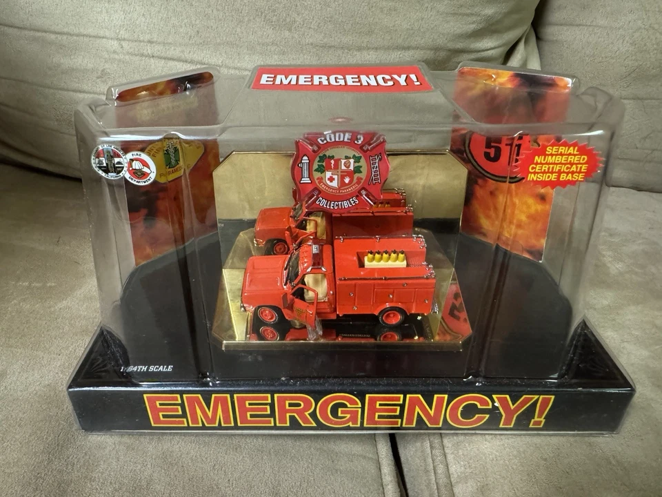 Code 3 Emergency LA County Emergency Squad Truck 13940 - Image 1 of 4