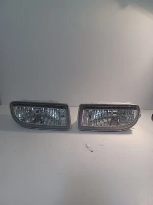 1998-05 Toyota Land Cruiser Fog Light Pair 114-76677 New Item#202 - Image 1 of 4