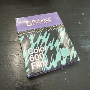 Polaroid Memphis Edizione Limitata 600 Pellicola a Colori - Foto 1 di 2