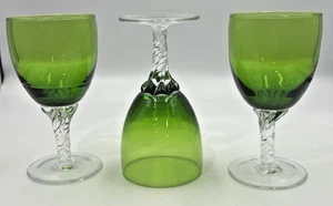 3 Vintage 60er mundgeblasene smaragdgrüne Schüssel Wirbel gedrehter Stiel Weinglas 6 Unzen Italien - Bild 1 von 13