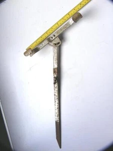 Caña de metal plegable vintage de A.J.S. Co. 12" plegado. - Imagen 1 de 7