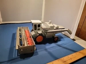 Gleaner L2 Combine 1982 Toy - Picture 1 of 8