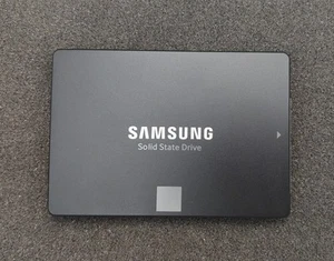 Samsung 850 EVO Series 2TB Interne 2,5" SATA SSD MZ-75E2T0 / SCHNELLER VERSAND - Bild 1 von 2