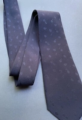 Gravata masculina vintage esculpida azul escuro padrão floral claro seda feita na França  - Imagem 1 de 4