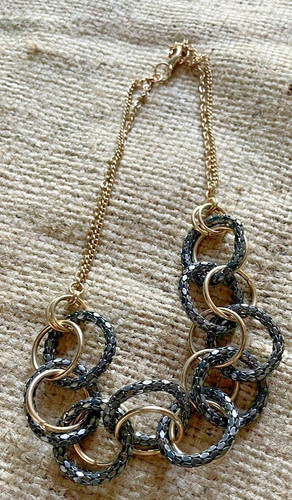 VETEMENTS Collana a maglie aperte tono nero e oro grossa