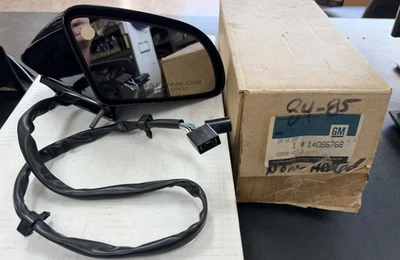 Espejo retrovisor exterior Corvette 1984-1985 como nuevo GM R.H. 14086768 Foto 1 de 4