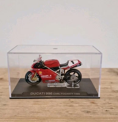 Deagostini 1/24 Ducati 996 Carl Fogarty 1999 Diecast Racing Motorcycle  - Image 1 of 2