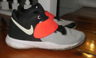 Nike Kyrie Flytrap III SE Boys Basketball Shoes CZ6567 001 Size 7Y Black/White