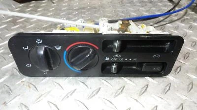 TOYOTA NOAH 1998 AC CONTROLLER 45472 - Image 1 of 3