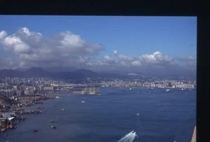 HONGKONG Farbfolie Foto 1970er Jahre Luftbild Stadtbild Kai Tak Flughafen 106-30 - Bild 1 von 1