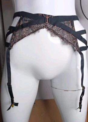 Cinturón liguero de encaje negro y dorado Victoria's Secret talla M/L RN # 54867 Foto 1 de 4