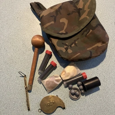 Bolsa Polvo Negro Posibles y Accesorios para Muzzleloader Ted Cash Foto 1 de 4