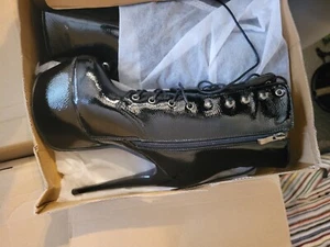 Womans Boots - Picture 1 of 2