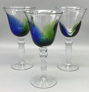 Set 3 calici vino/acqua in vetro artistico soffiato vintage ombretto blu verde gambo trasparente usati in ottime condizioni - Foto 1 di 12