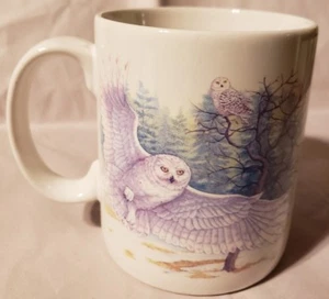 Taza Snowy Owl Capilano Wilderness Families de Michael Adams diseño canadiense usada en excelente estado - Imagen 1 de 5