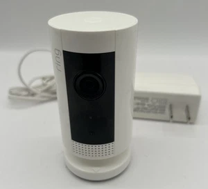 Ring Indoor Cam kompakte Plug-In HD Überwachungskamera mit Zwei-Wege-Gespräch - Weiß S5 - Bild 1 von 6