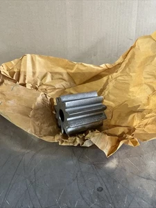 T21868 Oil Pump Drive Gear NOS - Bild 1 von 4