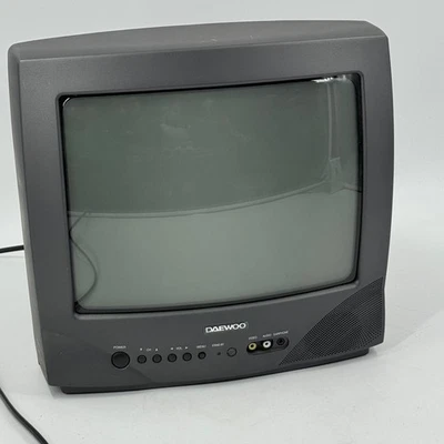 Daewoo DTQ-13V1FC 13" CRT TV Retro Gaming Television Video Audio w/ Remote - Image 1 of 4