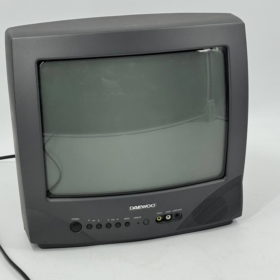 Daewoo DTQ-13V1FC 13" CRT TV Retro Gaming Television Video Audio w/ Remote - Image 1 of 4