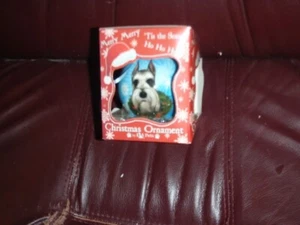 Adorno de Navidad - SCHNAUZER, RECORTADO - IRROMPIBLE! VENTA AL POR MENOR $15,99 - Imagen 1 de 2