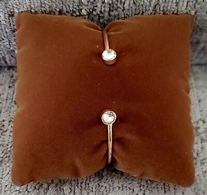 Gold Plated Metal Thin Bracelet Bangle Cuff 6cm - Picture 1 of 2
