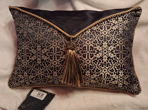 "Nueva almohada decorativa VAUGHN de lino fino Waterford 12"" X 18"" azul marino/dorado $54" - Imagen 1 de 5