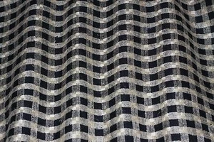 Checks crema/negro tejido 100 % matka/tassah seda cruda, 54" de ancho, por yarda (WT-412A) - Imagen 1 de 3
