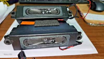 JUEGO ALTAVOCES AFILADOS 078G-0050-3-M 8OHMS 5W USADOS EN MODELO LC-32SB28UT Foto 1 de 2