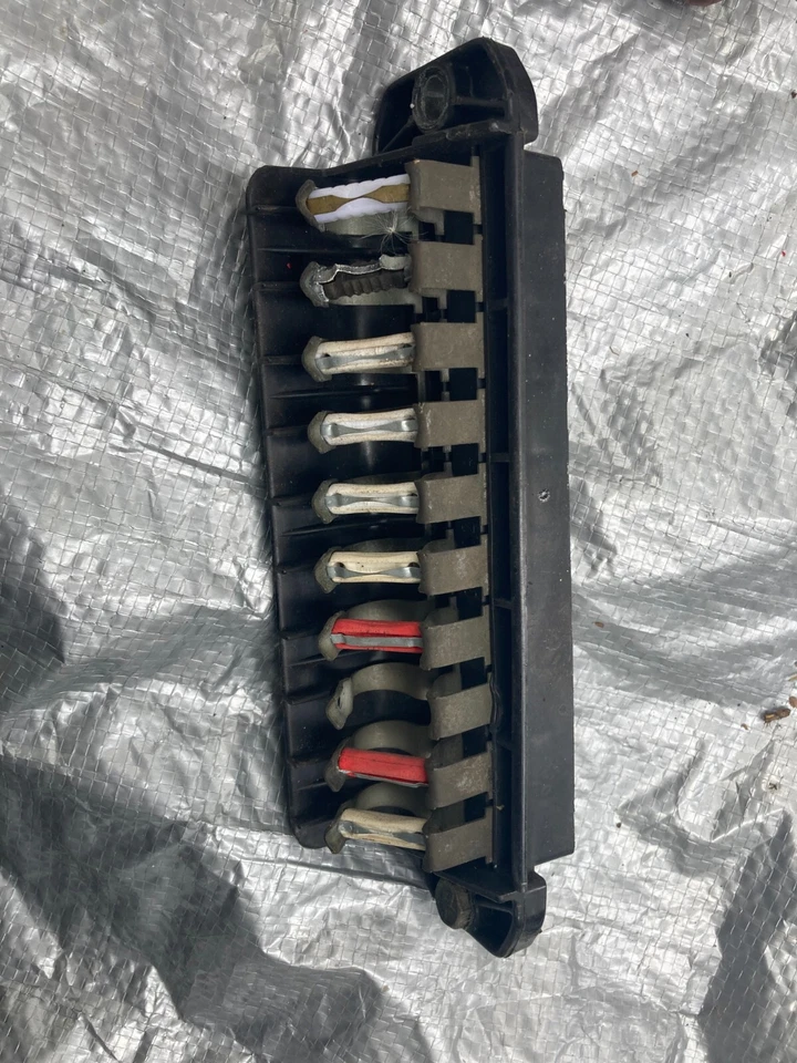 CAJA DE FUSIBLES FIAT 124 SPIDER ESTILO 10 FUSIBLES Foto 1 de 1