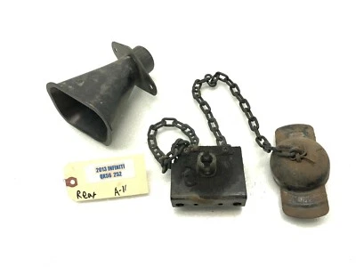 Porta neumáticos de repuesto Infiniti QX56 QX80 2011-2017 OEM. Foto 1 de 4