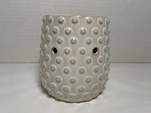 Scentsy Spot On Mini Wax Warmer Wall Plug-In Ceramic White Vintage Inspired New! - Picture 1 of 8