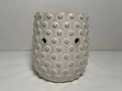 Scentsy Spot On Mini Wax Warmer Wall Plug-In Ceramic White Vintage Inspired New! - Image 1 of 4