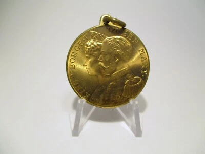 1911 KING GEORGE V & QUEEN MARY COROAÇÃO MEDALHA EM TOM DE OURO MUITO BOM ESTADO ESTADO - Imagem 1 de 4