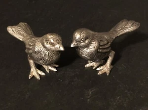 LOT-2 TWO'S COMPANY METAL BIRD FIGURE FIGURINE HOME DECOR SILVER TONE - Picture 1 of 14