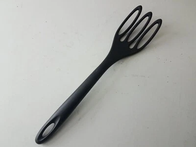 Herramienta de cocina con espátula ranurada Norpro negra Foto 1 de 4