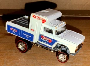 Hot Wheels Don "THE SNAKE" Prudhomme SNAKE II Tooned Transport Hauler Zingers - Picture 1 of 10