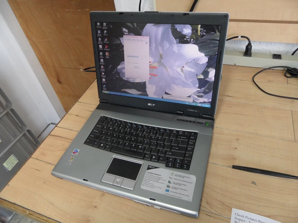 Acer Travelmate 4062 WLCi Laptop 4 Parts Booted Windows Hard Drive Wiped * - Image 1 of 4