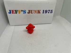VINTAGE 1973 FISHER PRICE LITTLE PEOPLE MAIN STREET #997 red fire hydrant only - Picture 1 of 5