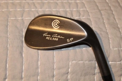 **** Cleveland Tour Action REG 588 Gunmetal 51° GW Gap Wedge Dynamic **** - Image 1 of 4